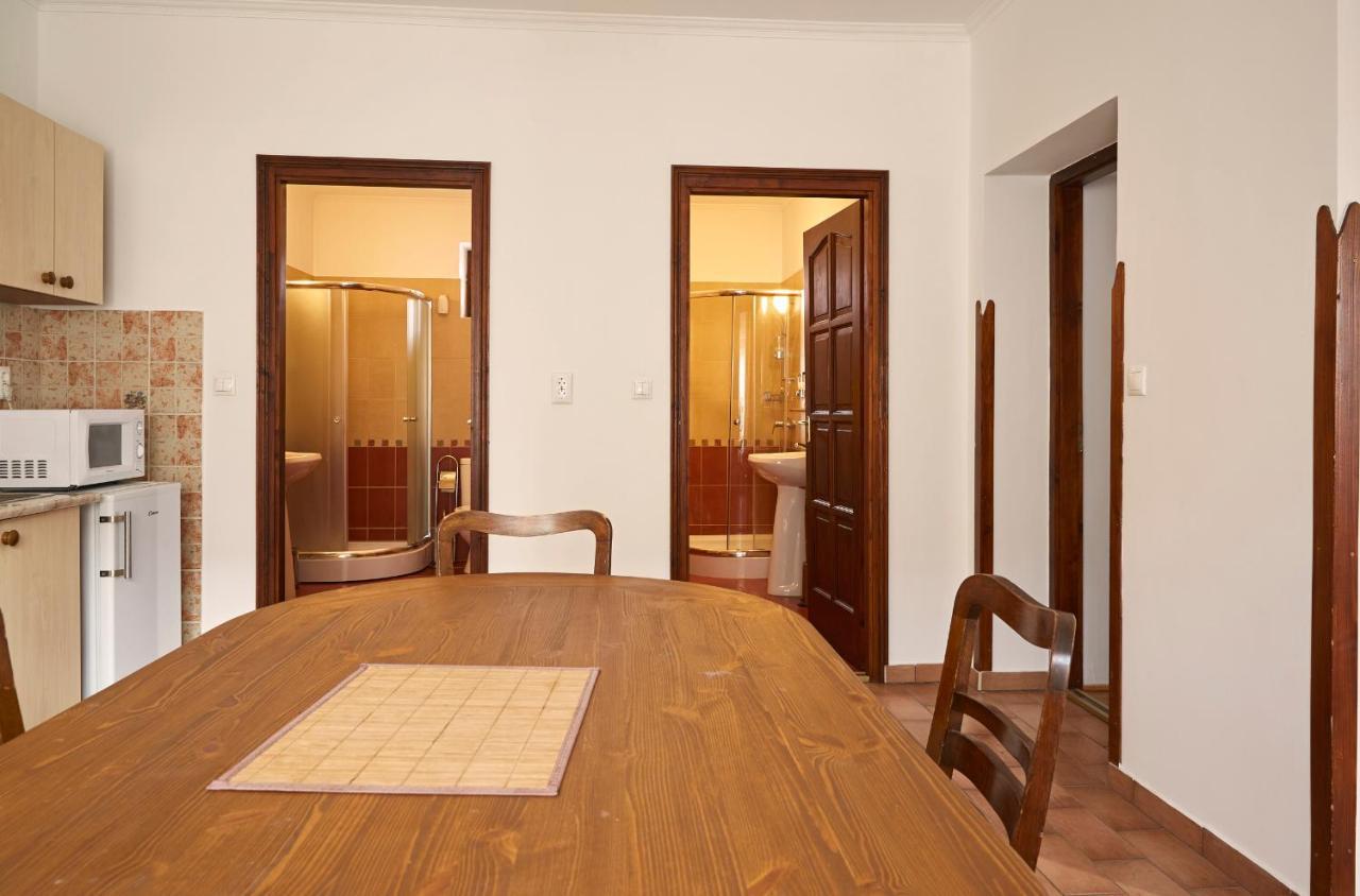 Bed and Breakfast Preselo Pinceszet Es Vendeghaz Эрдёбенье Экстерьер фото